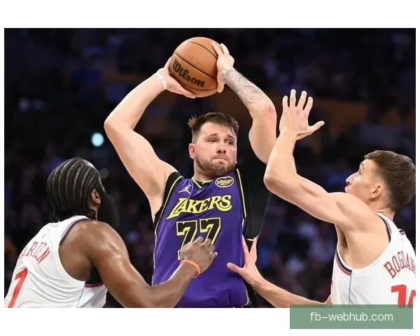 东契奇连续12场30分领跑全联盟 场均近40分助湖人豪取十一胜一负